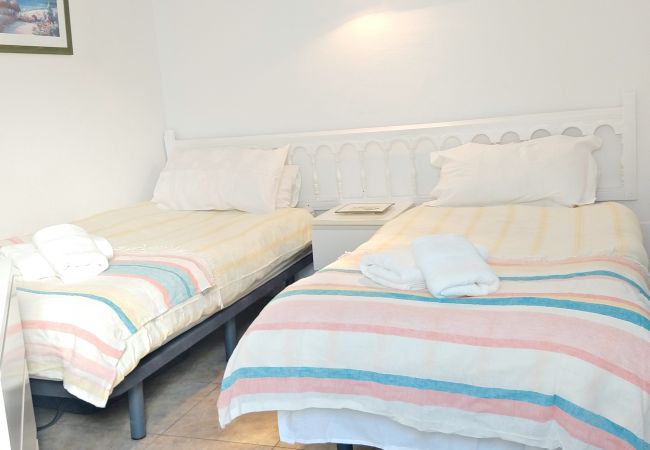 Apartamento en Nerja - Piso céntrico en Carabeo con piscina comunitaria Apartamento en Nerja - Piso céntrico en Carabeo con piscina comunitaria