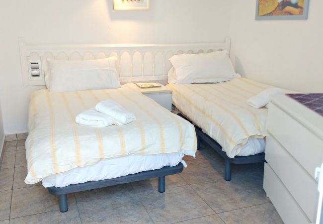 Apartamento en Nerja - Piso céntrico en Carabeo con piscina comunitaria Apartamento en Nerja - Piso céntrico en Carabeo con piscina comunitaria