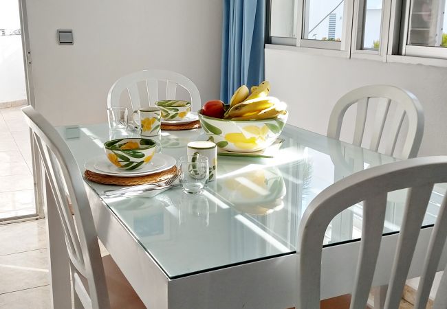 Apartamento en Nerja - Piso céntrico en Carabeo con piscina comunitaria Apartamento en Nerja - Piso céntrico en Carabeo con piscina comunitaria