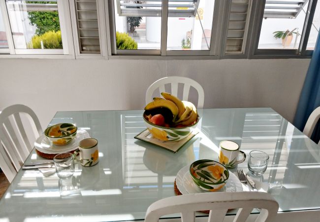 Apartamento en Nerja - Piso céntrico en Carabeo con piscina comunitaria Apartamento en Nerja - Piso céntrico en Carabeo con piscina comunitaria