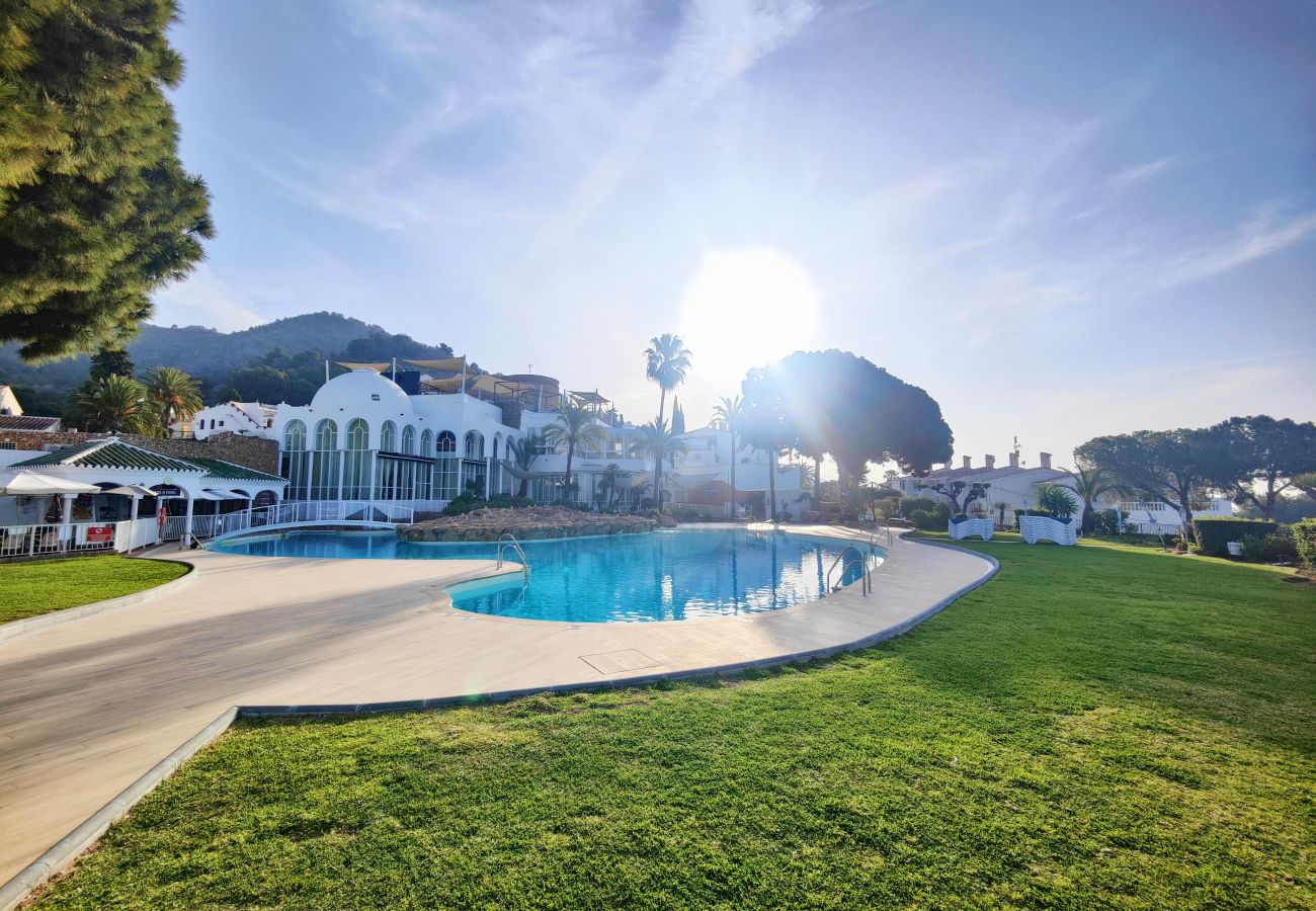 Apartamento en Nerja - Precioso apartamento de 2 dormitorios situado en la popular y bella urbanización San Juan de Capistrano.