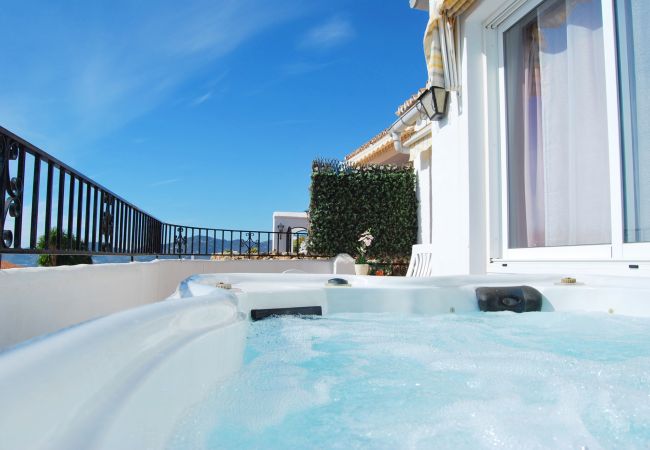 Apartment in Nerja - AP197 - Capuchinos - Beautiful apartment with Jacuzzi and free Wi-Fi Apartment in Nerja - AP197 - Capuchinos - Beautiful apartment with Jacuzzi and free Wi-Fi