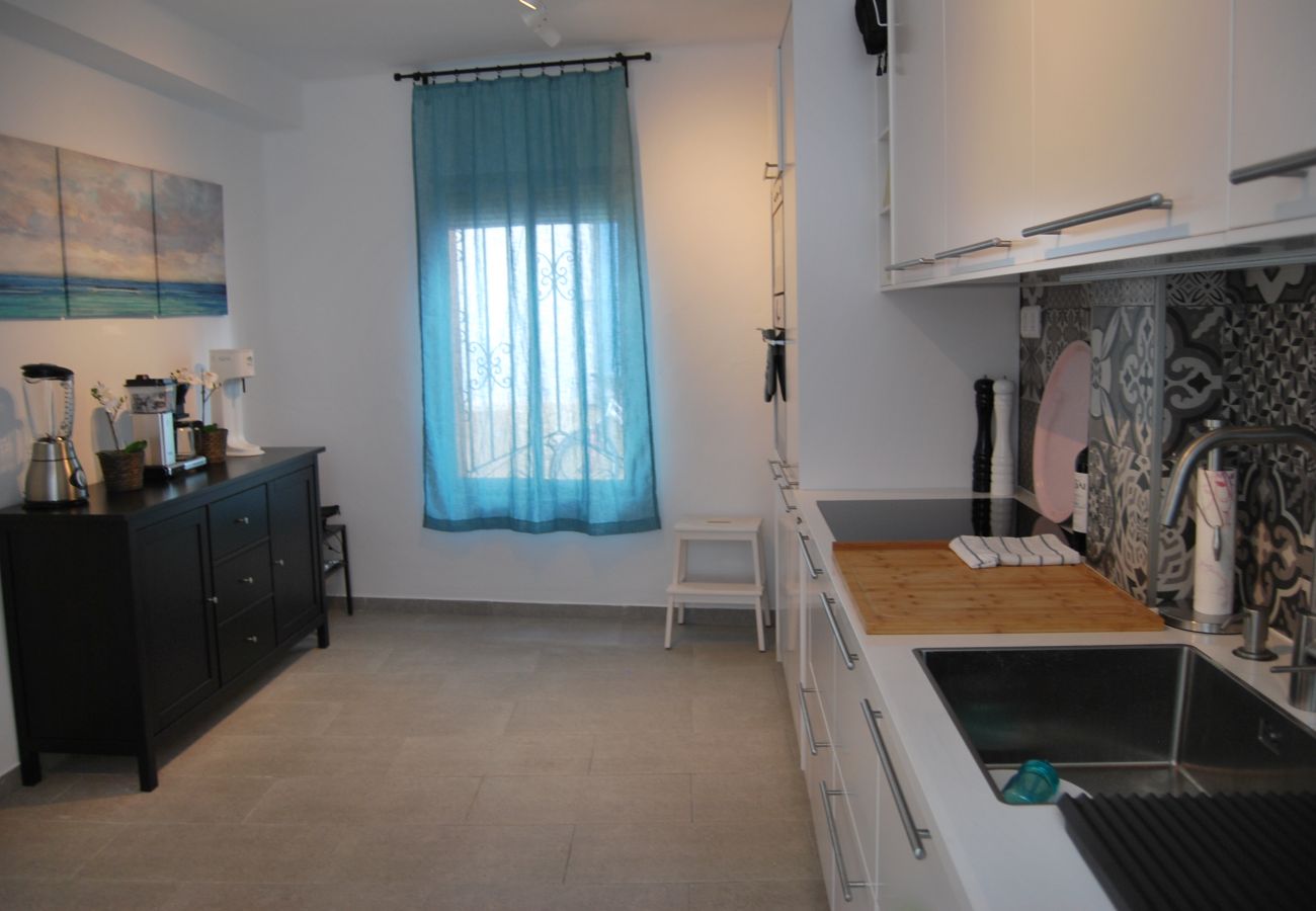 Spacious and fully equipped kitchen